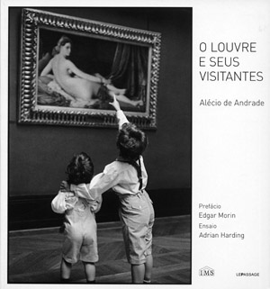 O Louvre e seus visitantes