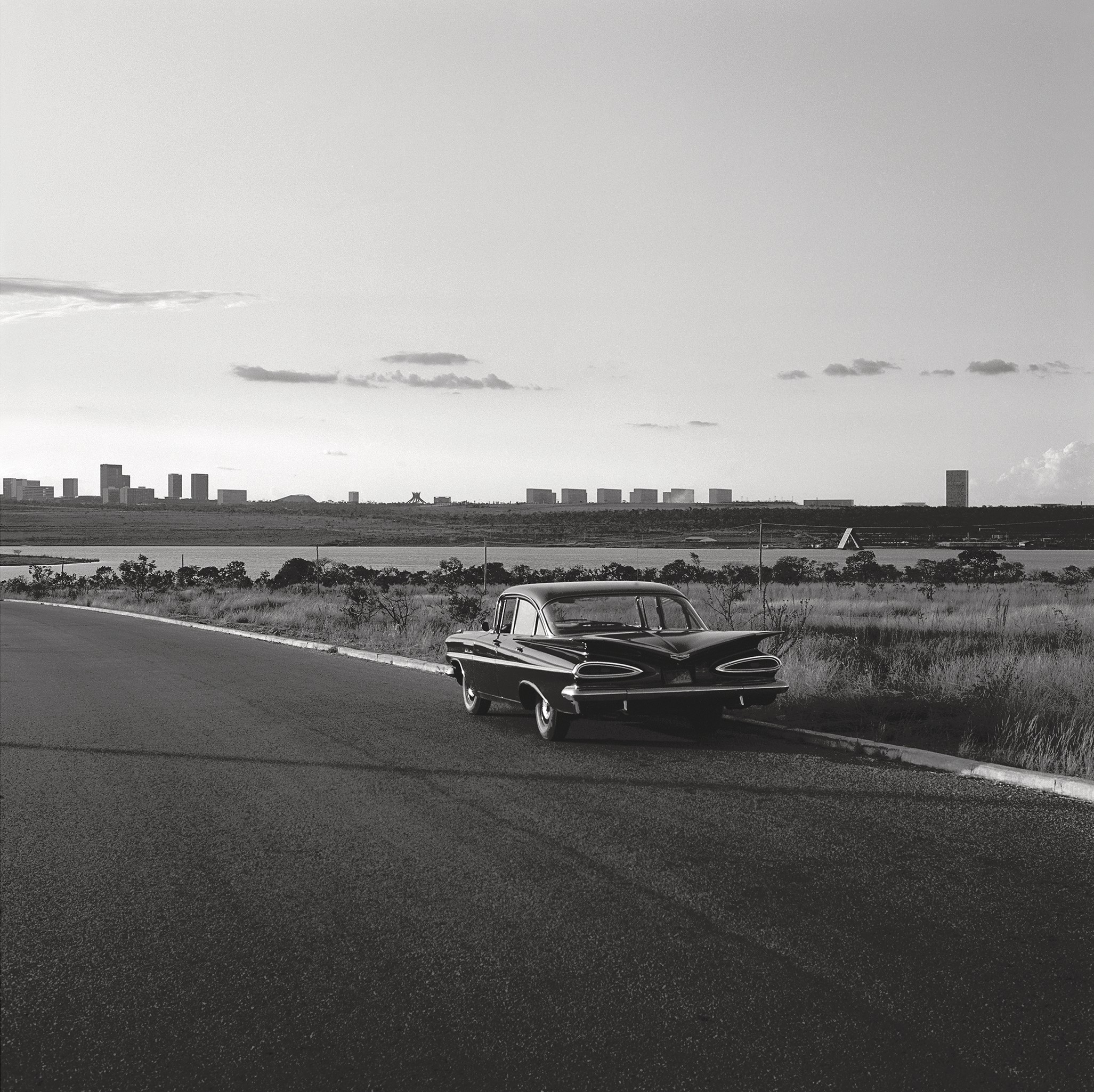 Vista da cidade a partir do Lago Paranoá, c.1960 - Brasília DF